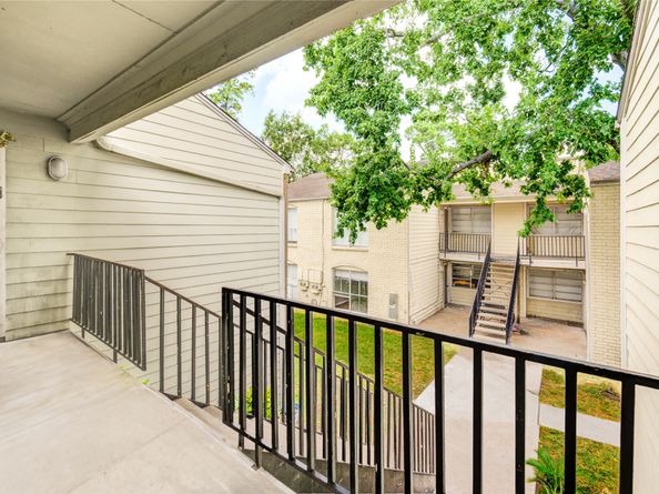 6200 W Tidwell Road 2608, Houston TX 77092