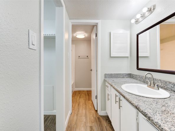 6200 W Tidwell Road 2608, Houston TX 77092