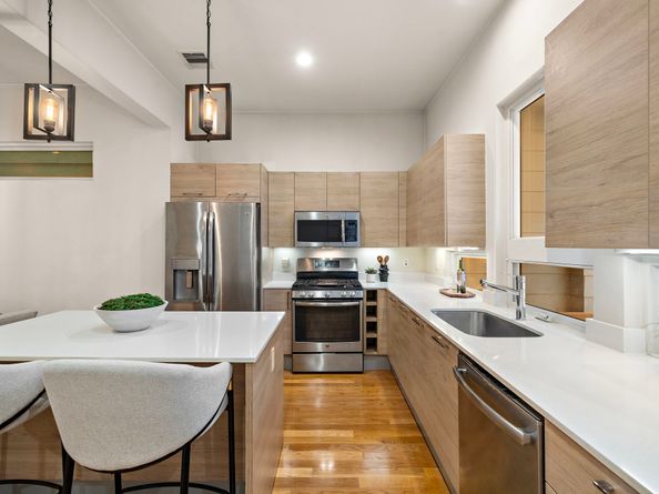 2705 St Emanuel Street, Houston TX 77004