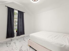 14910 Lake Woodbridge Court, Sugar Land TX 77498