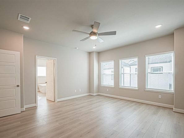 8926 Grovner Place, Houston TX 77055