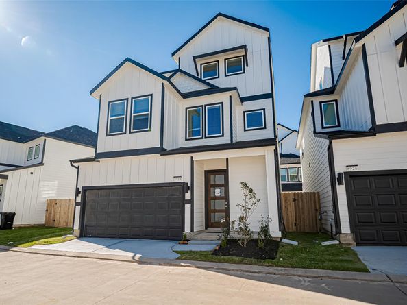 8926 Grovner Place, Houston TX 77055