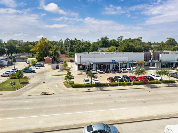 1046 Gardenia Drive, Houston TX 77018