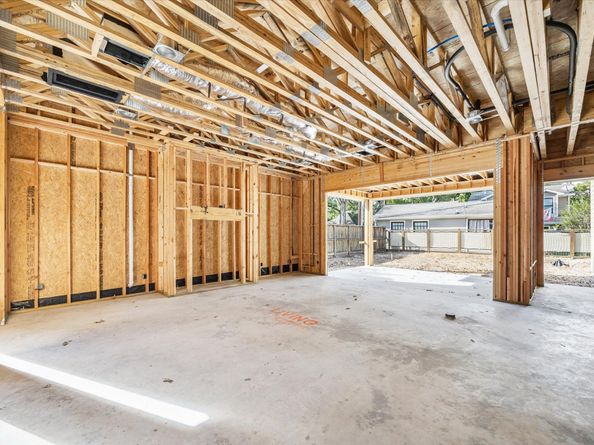 1046 Gardenia Drive, Houston TX 77018