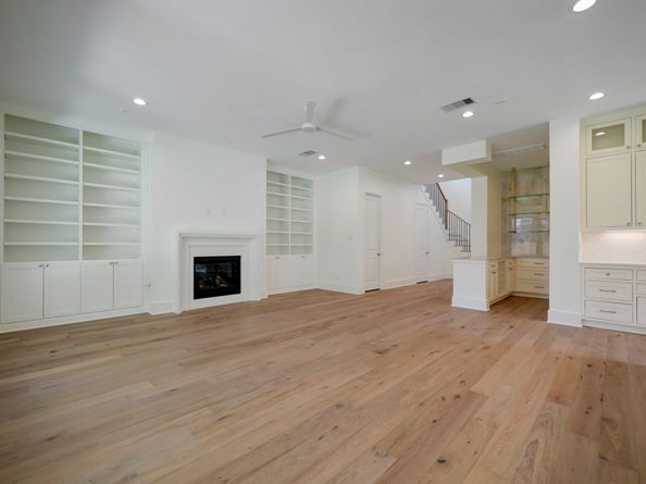 1046 Gardenia Drive, Houston TX 77018