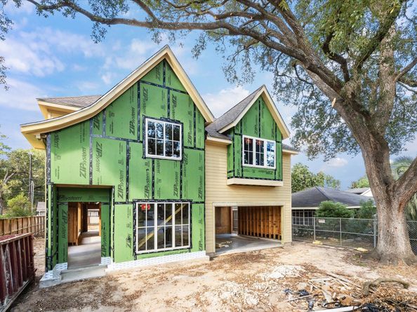 1046 Gardenia Drive, Houston TX 77018