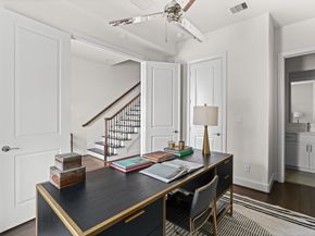 6007 Matthew Oaks Place, Houston TX 77007