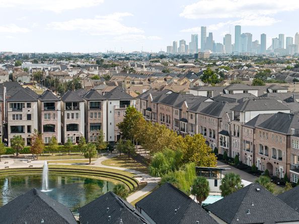 6007 Matthew Oaks Place, Houston TX 77007