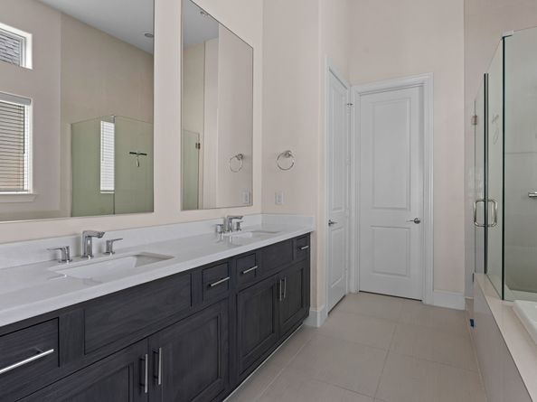 6007 Matthew Oaks Place, Houston TX 77007