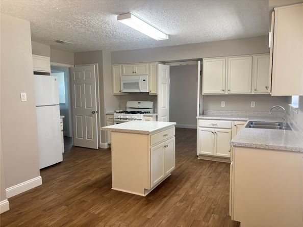 1922 Pepperwood Lane, Houston TX 77084