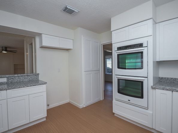 6103 Portal Drive, Houston TX 77096