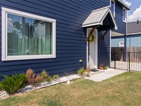 713 James Street, Houston TX 77009