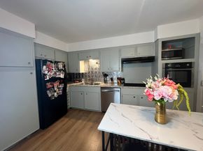 7221 Beechnut Street D, Houston TX 77074