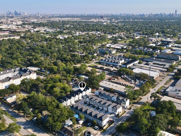 2054 Johanna Creek Drive, Houston TX 77055