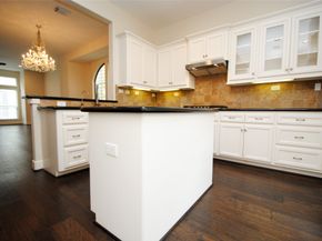 562 Bomar Street, Houston TX 77006