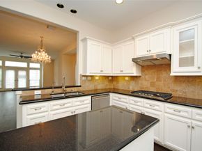 562 Bomar Street, Houston TX 77006