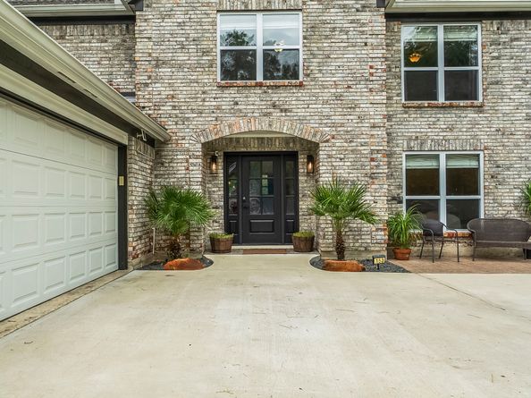 153 N Rainbow Ridge Circle, The Woodlands TX 77381