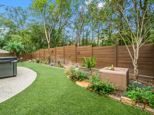 153 N Rainbow Ridge Circle, The Woodlands TX 77381