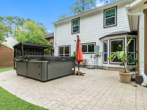 153 N Rainbow Ridge Circle, The Woodlands TX 77381