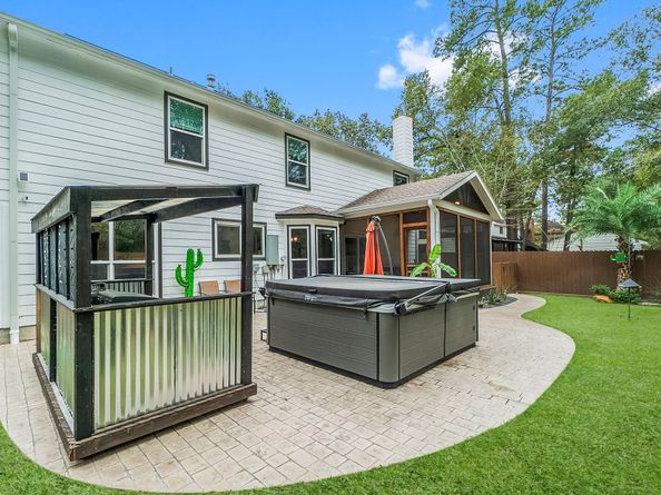 153 N Rainbow Ridge Circle, The Woodlands TX 77381