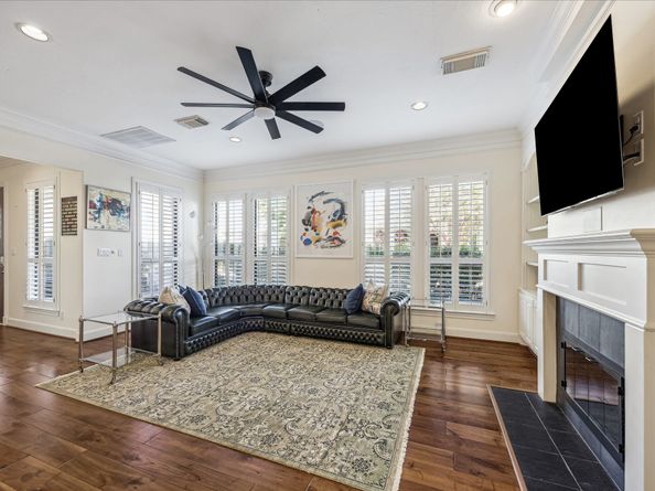 518 S Park Grove, Houston TX 77007