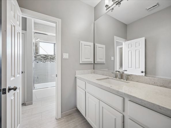 518 S Park Grove, Houston TX 77007