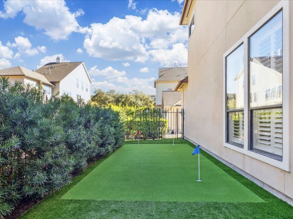 518 S Park Grove, Houston TX 77007