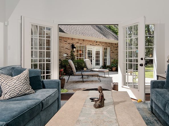 38 Southgate Drive, The Woodlands TX 77380