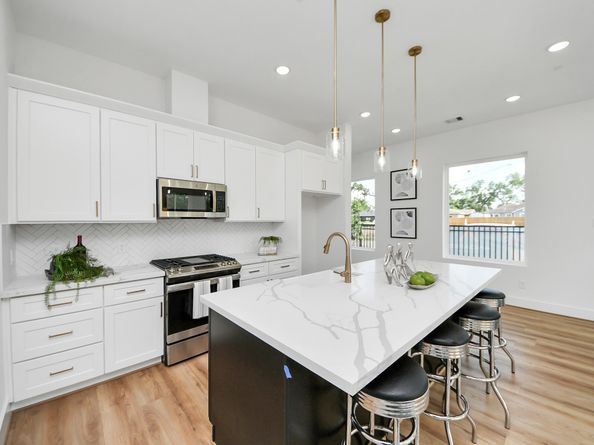 2436 Harrington Street, Houston TX 77026