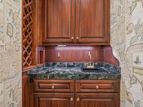 435 Prestwick Court, Houston TX 77057