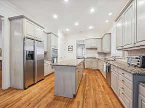 435 Prestwick Court, Houston TX 77057