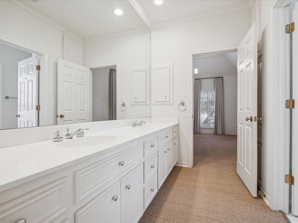 435 Prestwick Court, Houston TX 77057