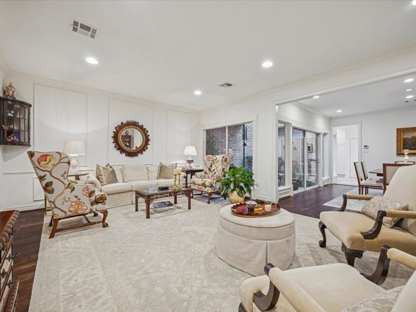 9452 Briar Forest Drive, Houston TX 77063