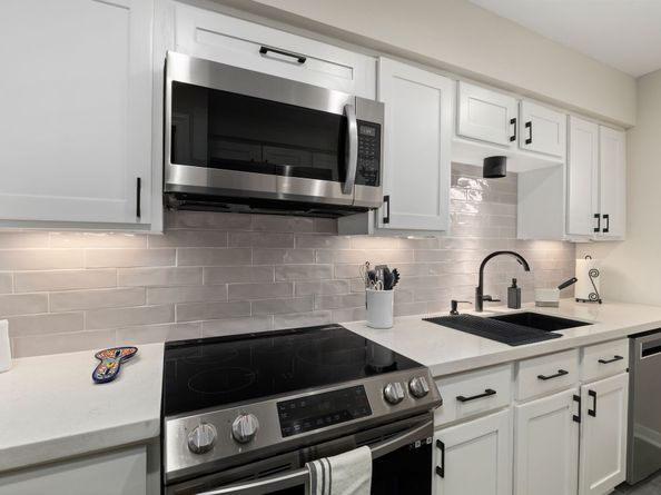 1201 Bering Drive 36, Houston TX 77057