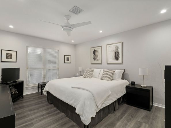 1201 Bering Drive 36, Houston TX 77057