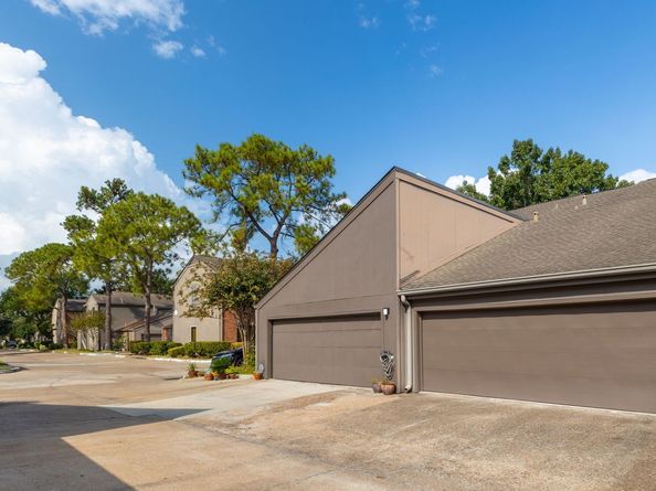 1201 Bering Drive 36, Houston TX 77057