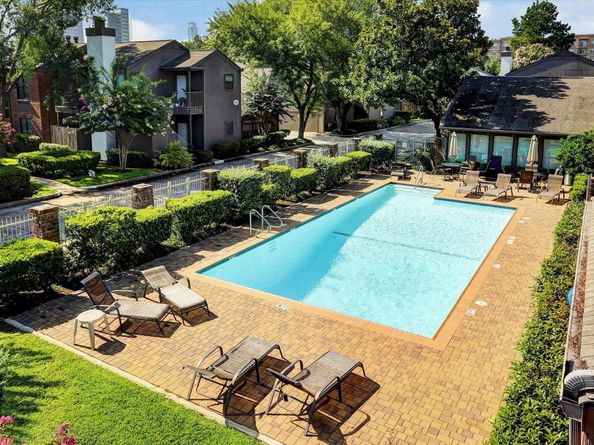 1201 Bering Drive 36, Houston TX 77057