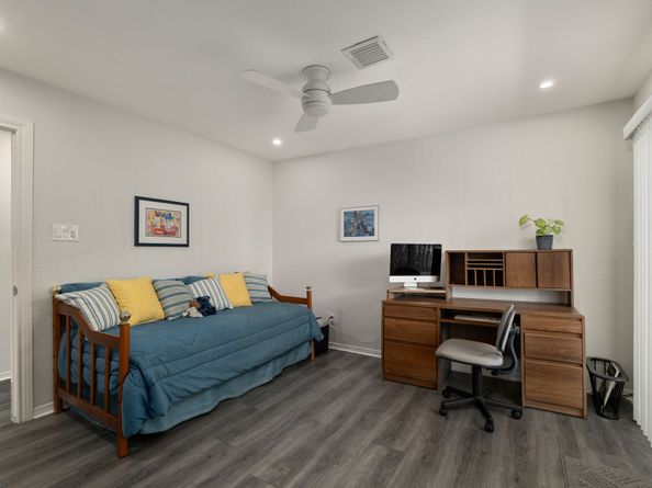 1201 Bering Drive 36, Houston TX 77057