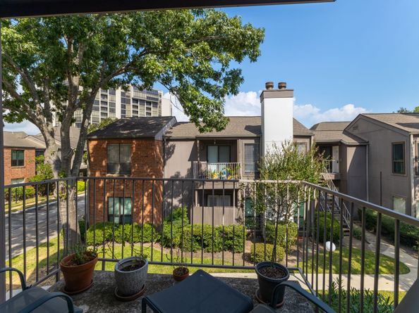 1201 Bering Drive 36, Houston TX 77057