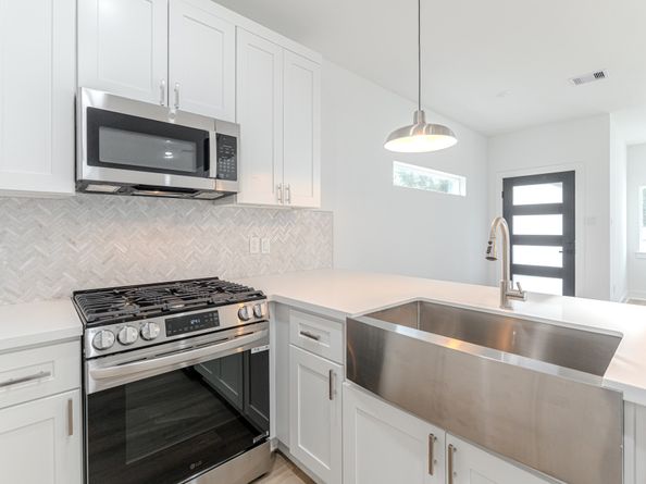 9409 Caddo Road, Houston TX 77078