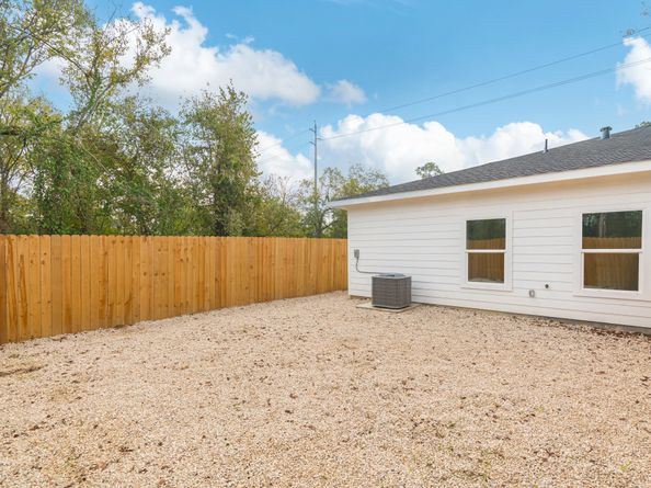 9409 Caddo Road, Houston TX 77078