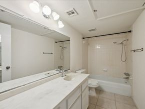 10147 Beekman Place Drive, Houston TX 77043