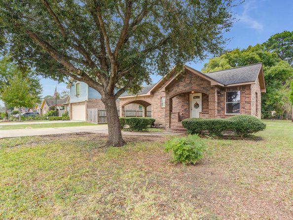 8123 Tareyton Lane, Houston TX 77075