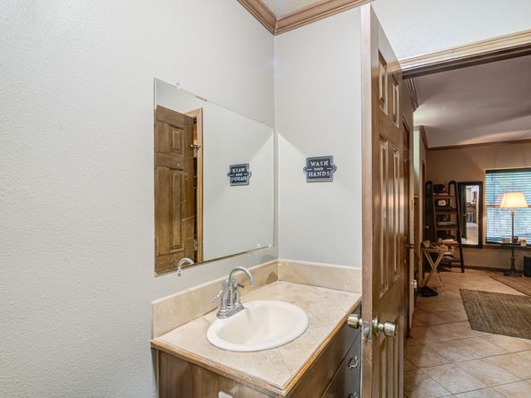 8123 Tareyton Lane, Houston TX 77075