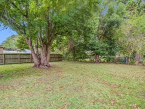 8123 Tareyton Lane, Houston TX 77075