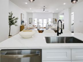 1214 W 24th Street B, Houston TX 77008