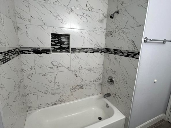 6501 Osprey Drive A/B, Houston TX 77048