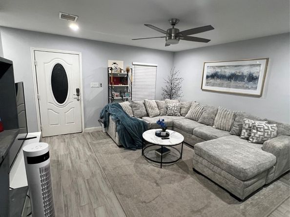 6501 Osprey Drive A/B, Houston TX 77048