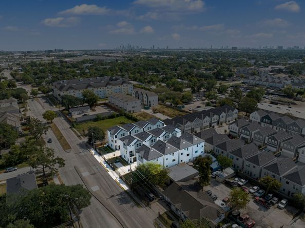 7723B Hammerly Boulevard, Houston TX 77055