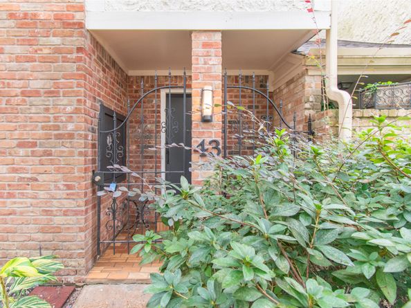 727 Bunker Hill Road 43, Houston TX 77024